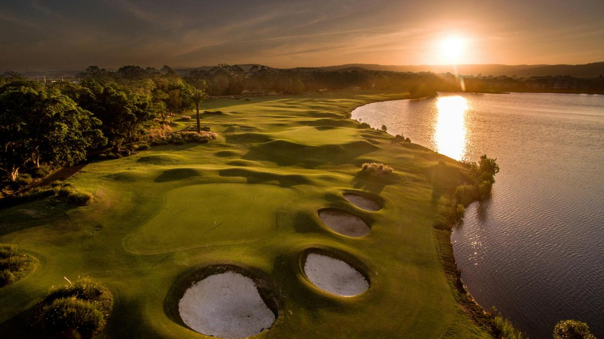 Links Golf & Wellbeing Hole 18 Sunset