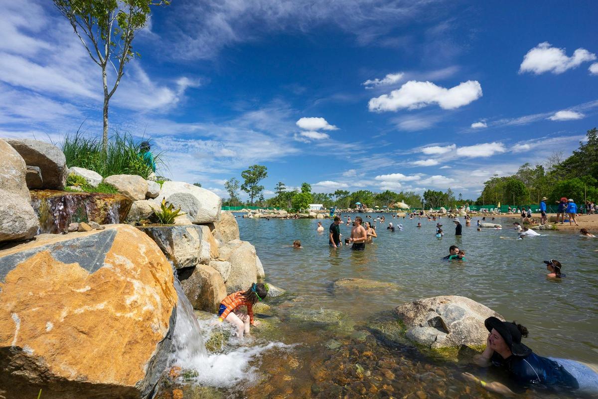 Lake Gkula waterfall