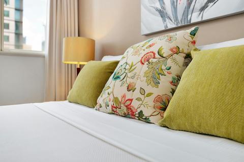 Hotel Queen Room