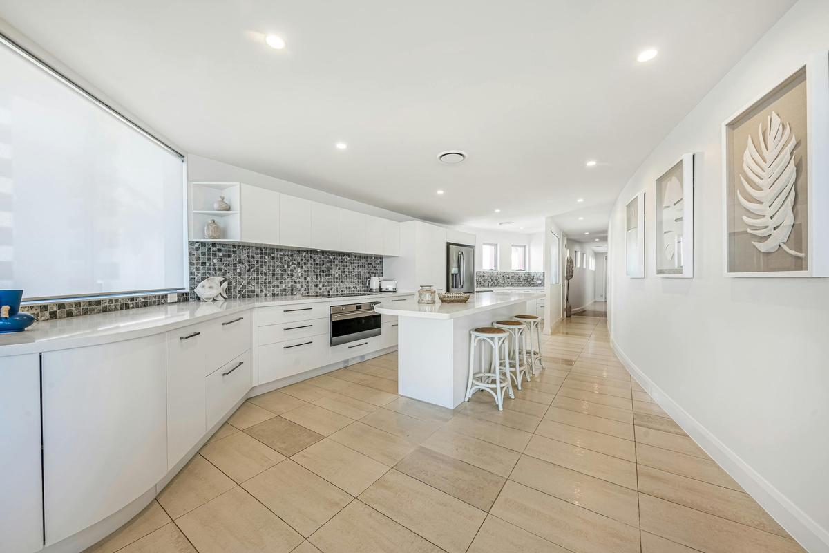 3 Bedroom Luxury Waterfront Apartment