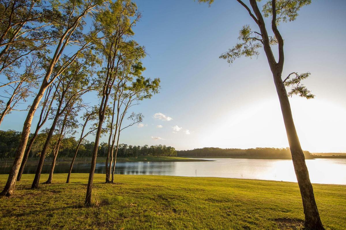 Early morning view at Lake Samsonvale