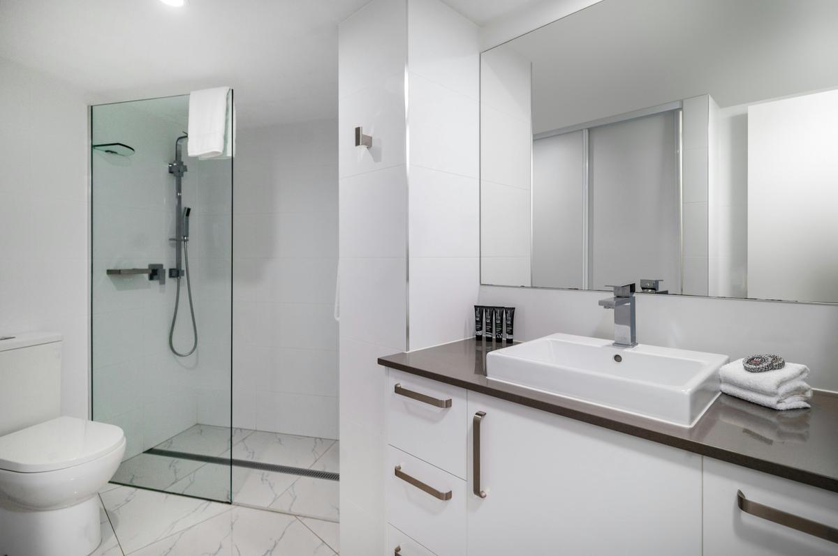 Two Bedroom Deluxe Ocean Apartment