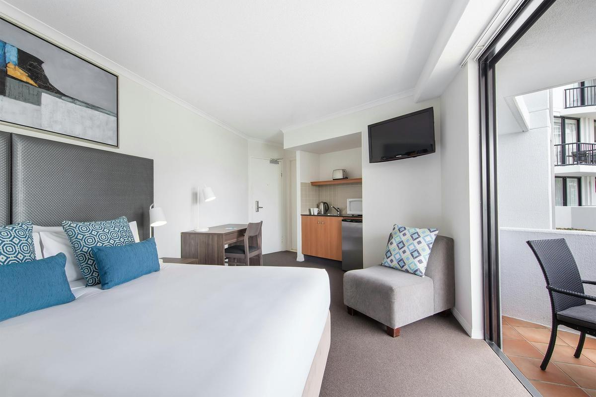 Mantra Coolangatta Beach - Studio Apartment