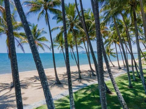 Cairns Great Barrier Reef Day Tour & City Sights Package