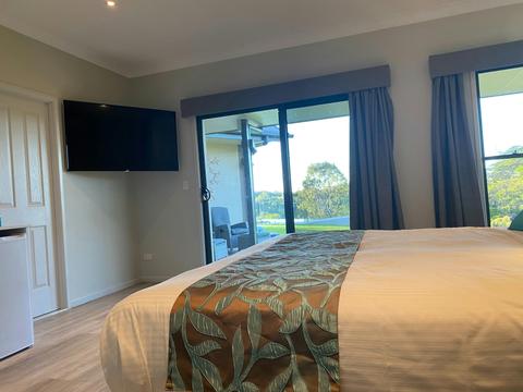 Deluxe King Suite