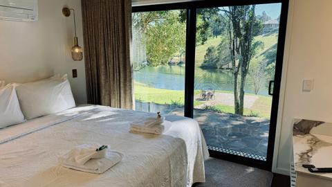Lakes Edge Retreat by Yungaburra Accommodation