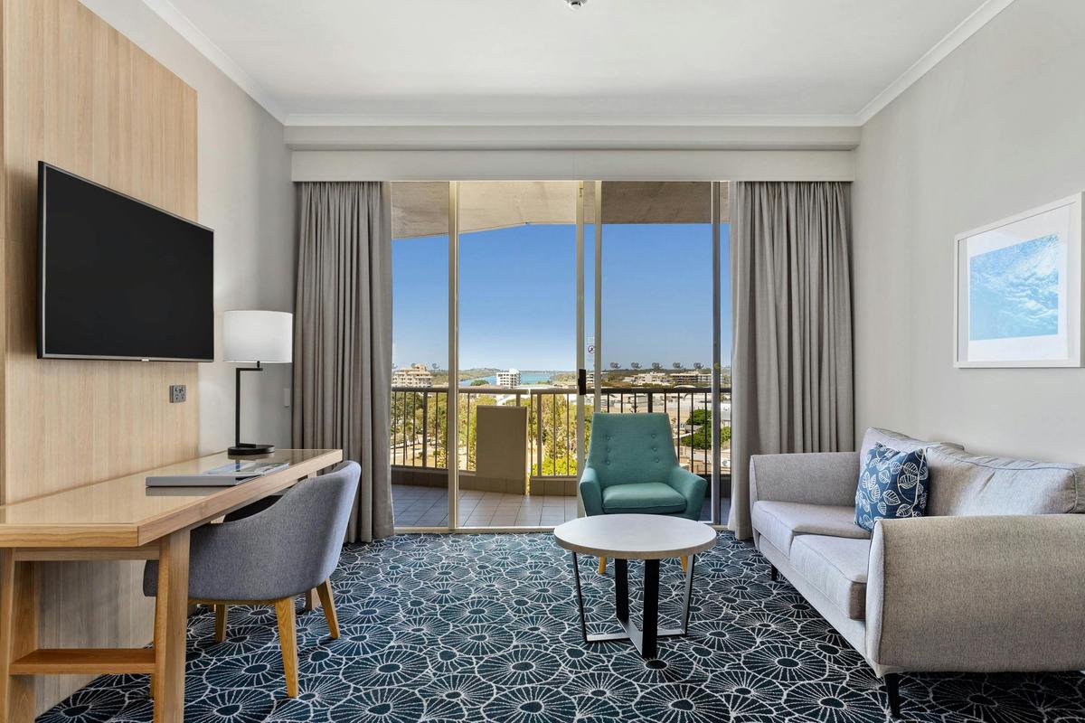 Deluxe King Suite