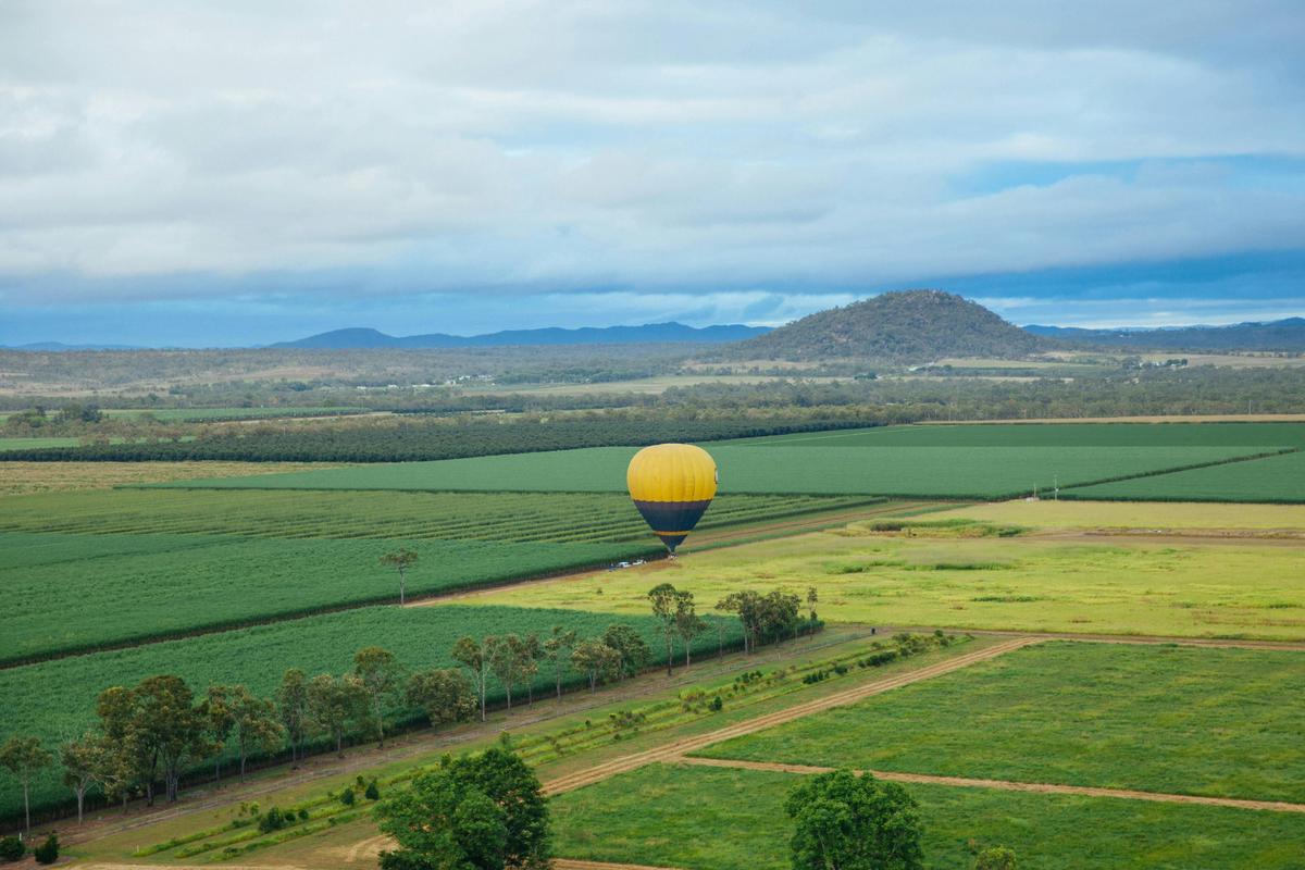 Soar over Mareeba’s stunning landscapes with an unforgettable hot air balloon adventure.