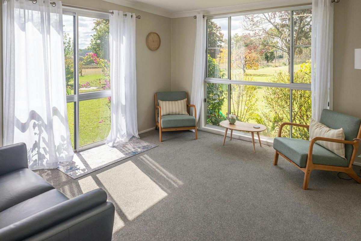 Marnita Farmhouse Sunroom