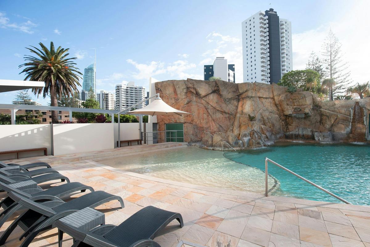 Mantra Wings - Swimming Pool