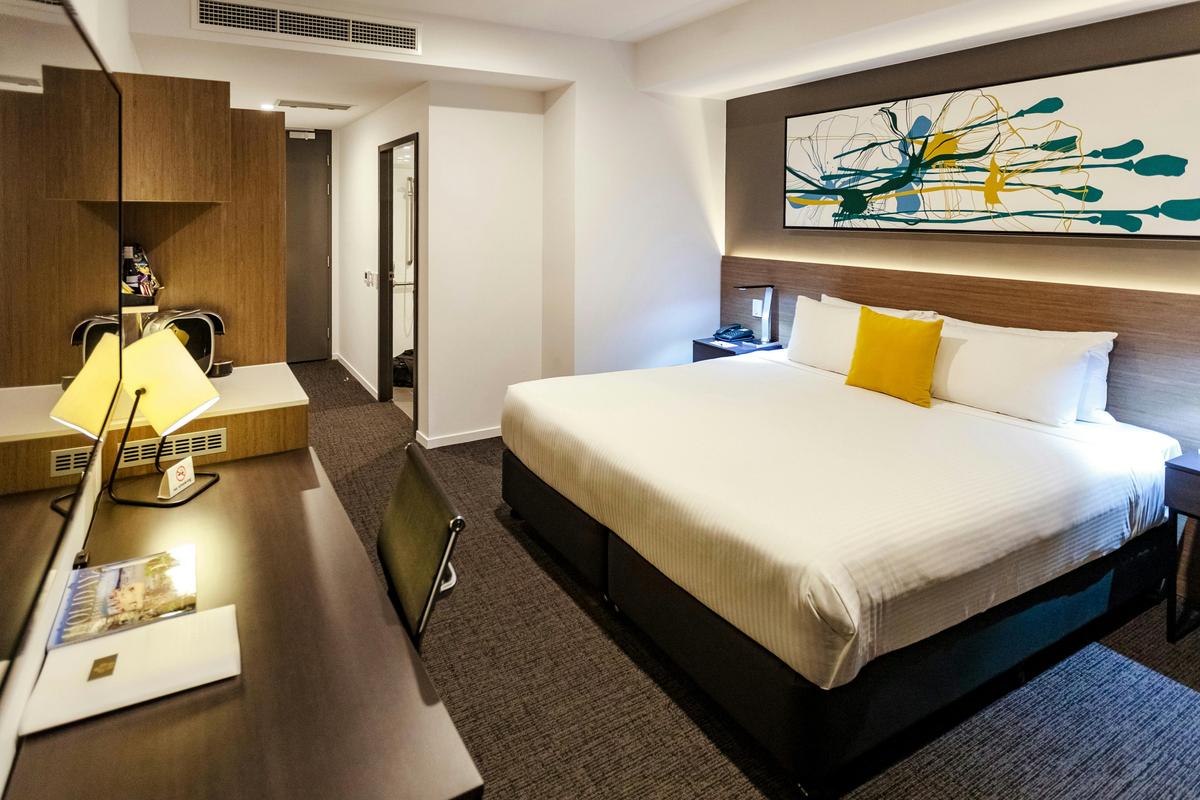 King Deluxe Roomat Mercure Sunshine Coast Kawana Waters