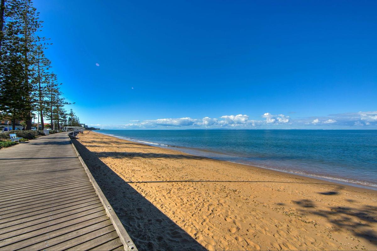 Margate boardwalk and beach along the Moreton Bay Marine Park