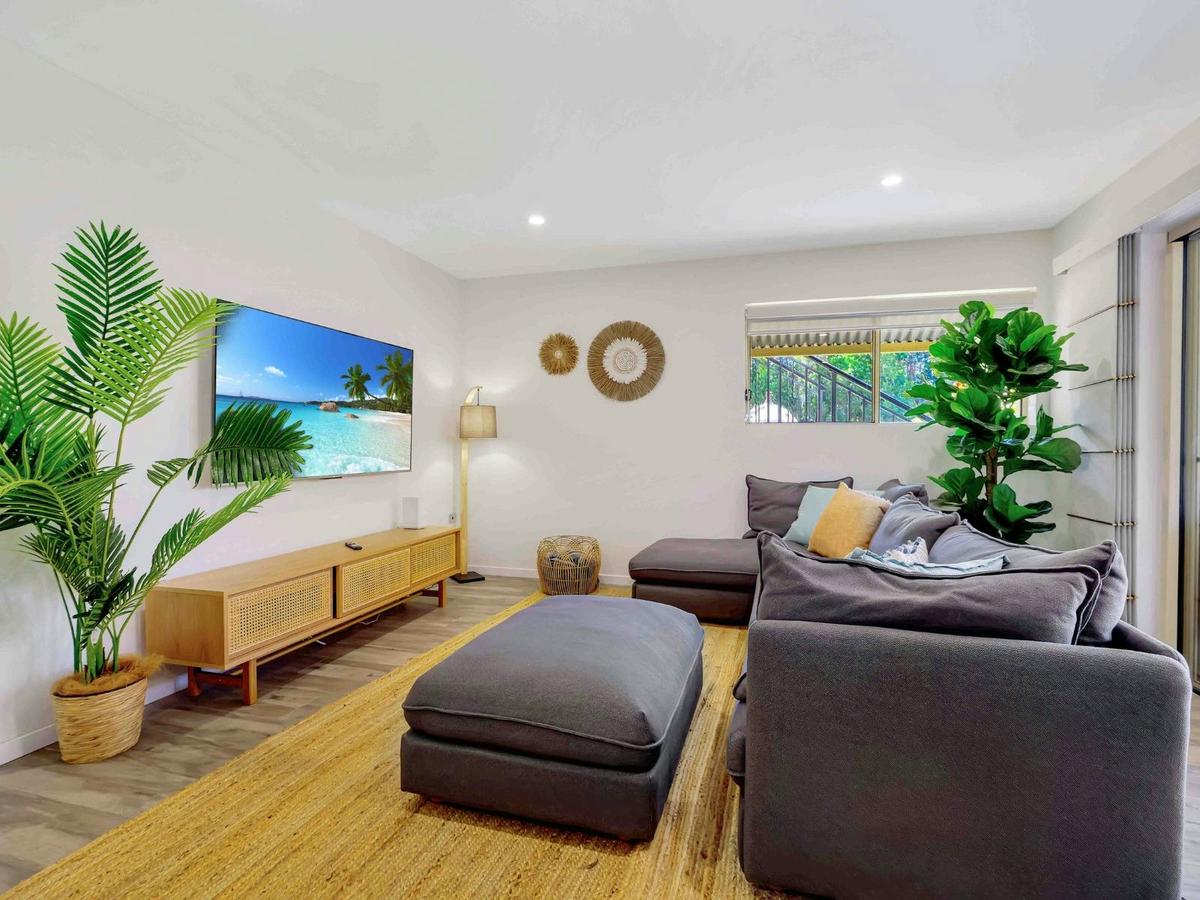 Open Plan Living, Dining and Kitchen