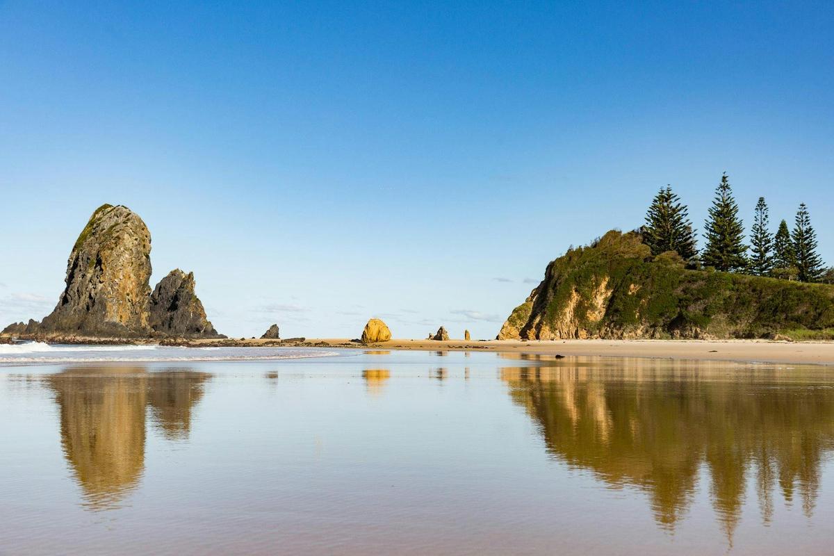 Surf Beach looking south  towardGlasshouse Rocks