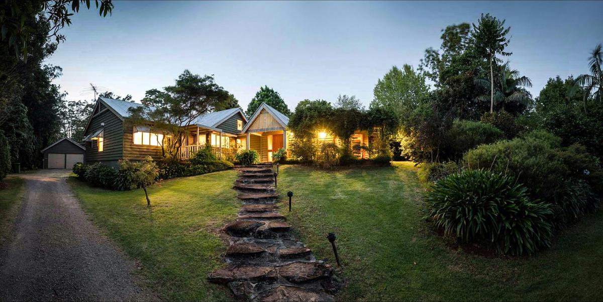 Mt Glorious Getaway Cottages and Conference Centre