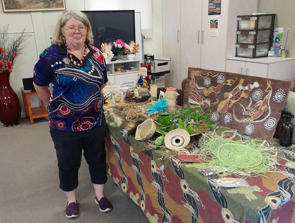 Valerie Murray from Maudu Collective cultural workshop with weaving and bush tucker