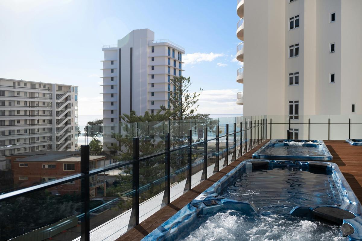 Mantra on View Hotel - Spa Deck