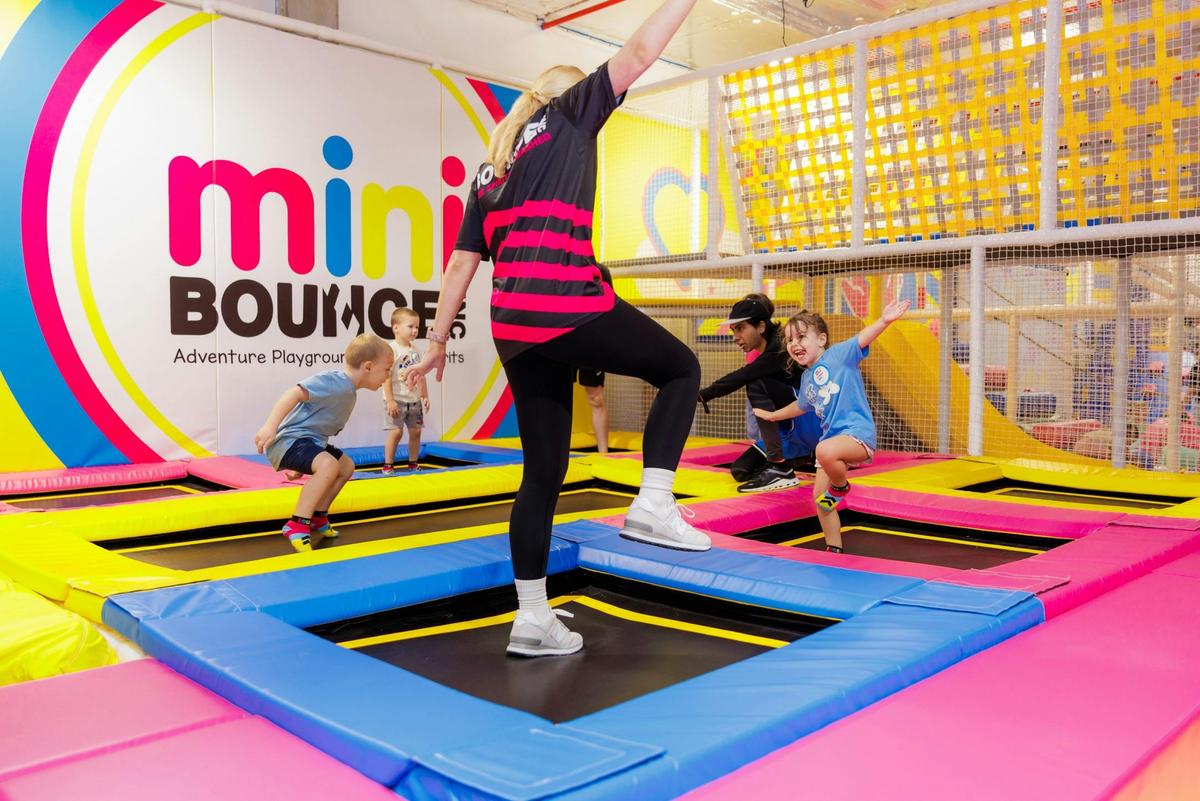 miniBOUNCE Hosts and Kids