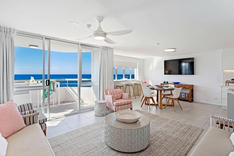 3 Bedroom Apartment - Panoramic Ocean View