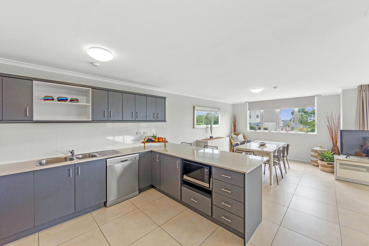 3 Bedroom Apartment - Pool and Garden View