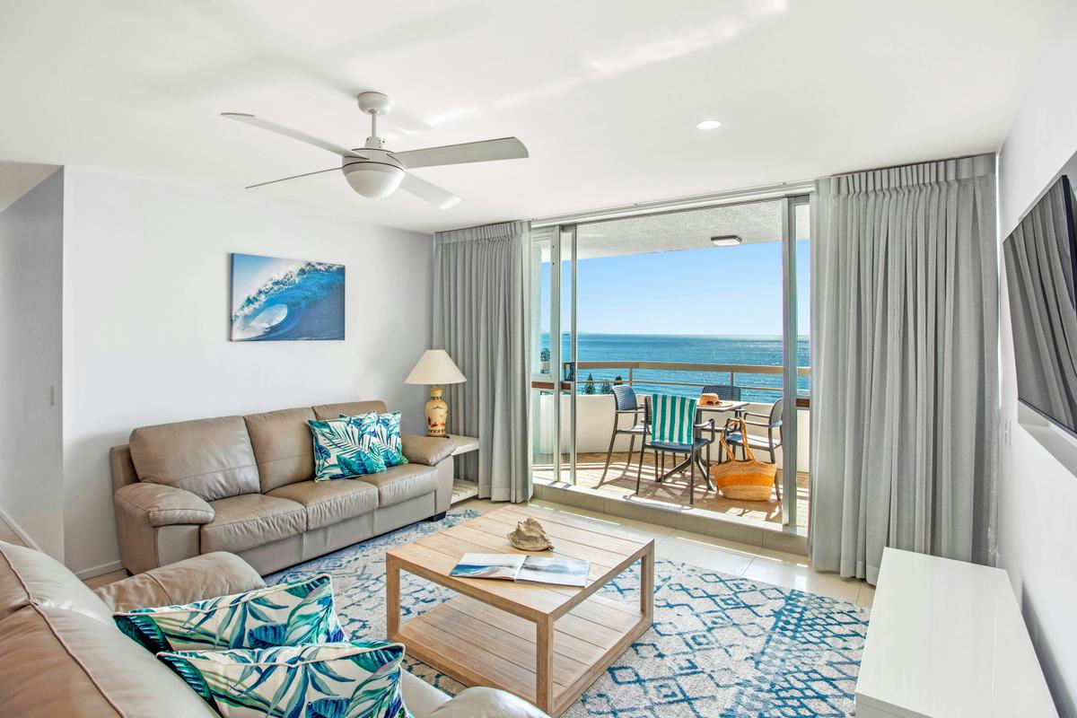 2 Bedroom Apartment - Panoramic Ocean View