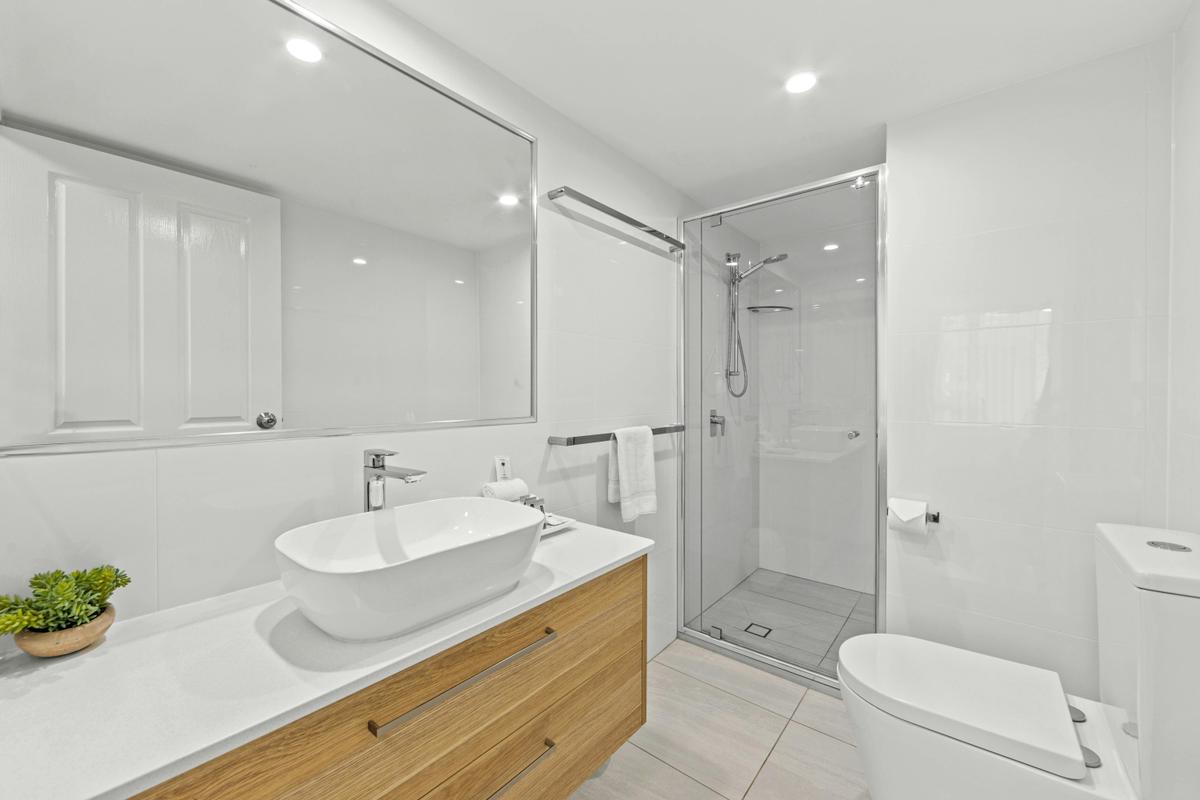 2 Bedroom Apartment - Pool and Garden View