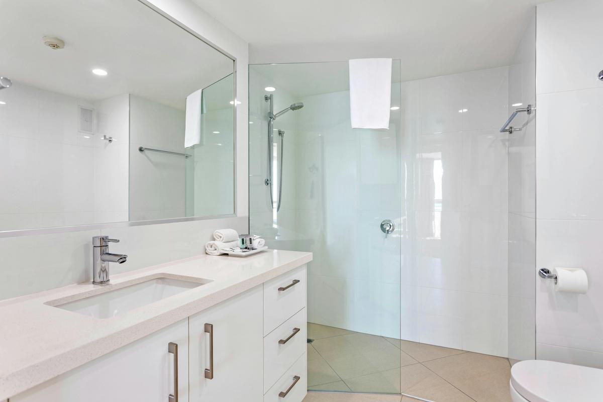 1 Bedroom Apartment - Panoramic Ocean View
