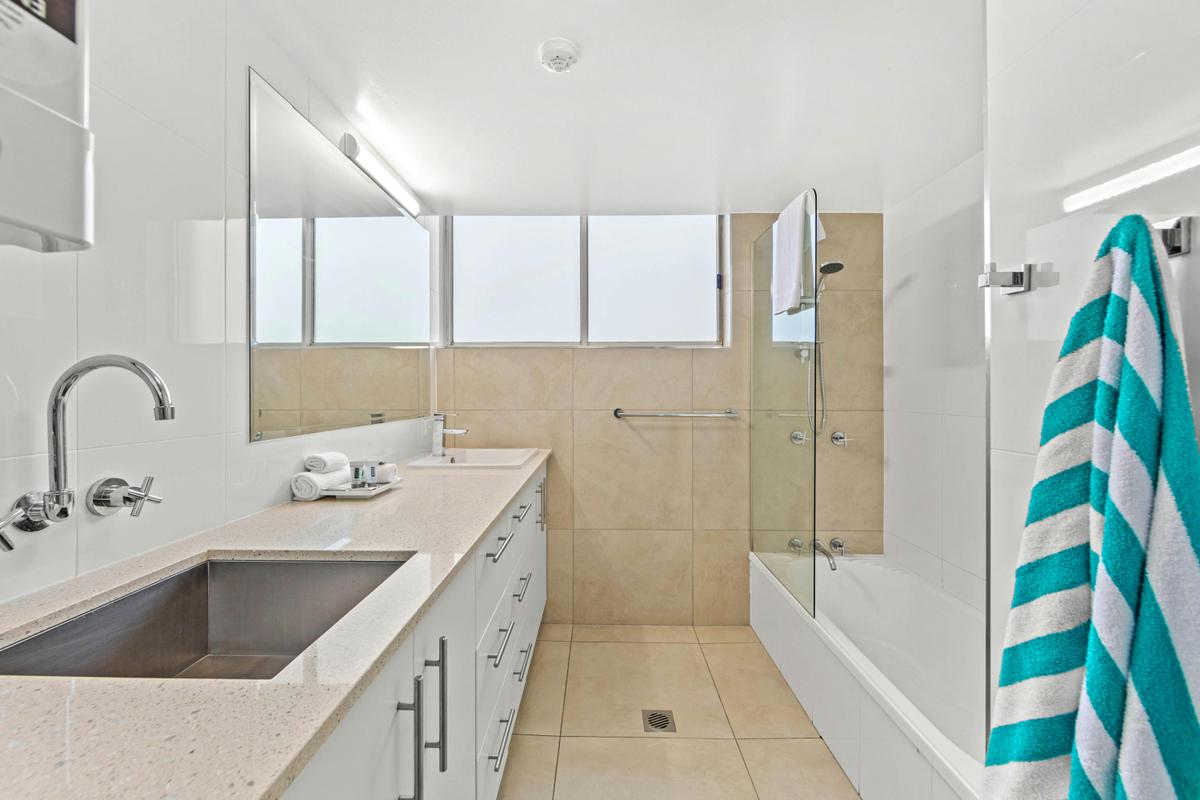 3 Bedroom Apartment - Pool and Garden View