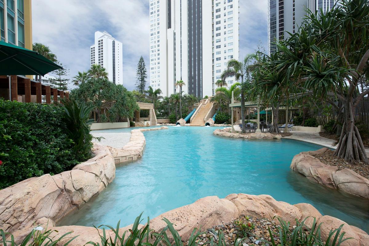 Mantra Sun City - Swimming Pool
