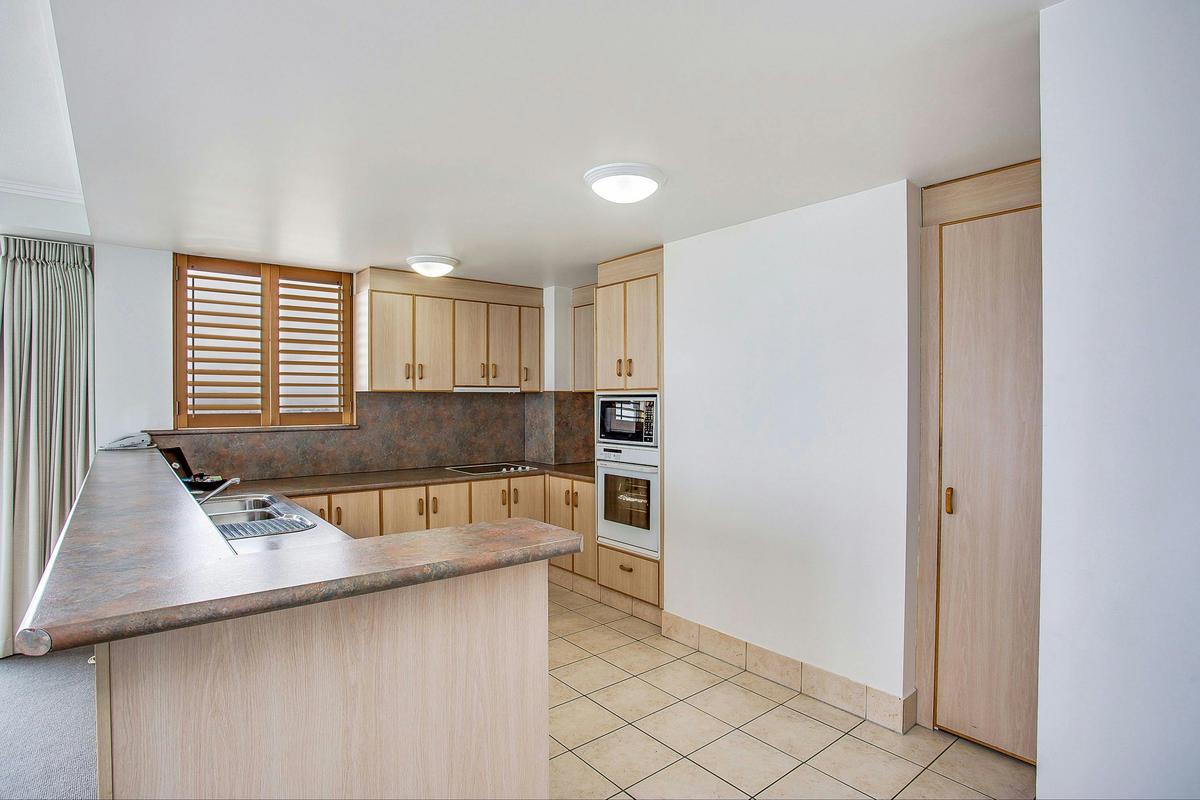 Three Bedroom Ocean View Apartment