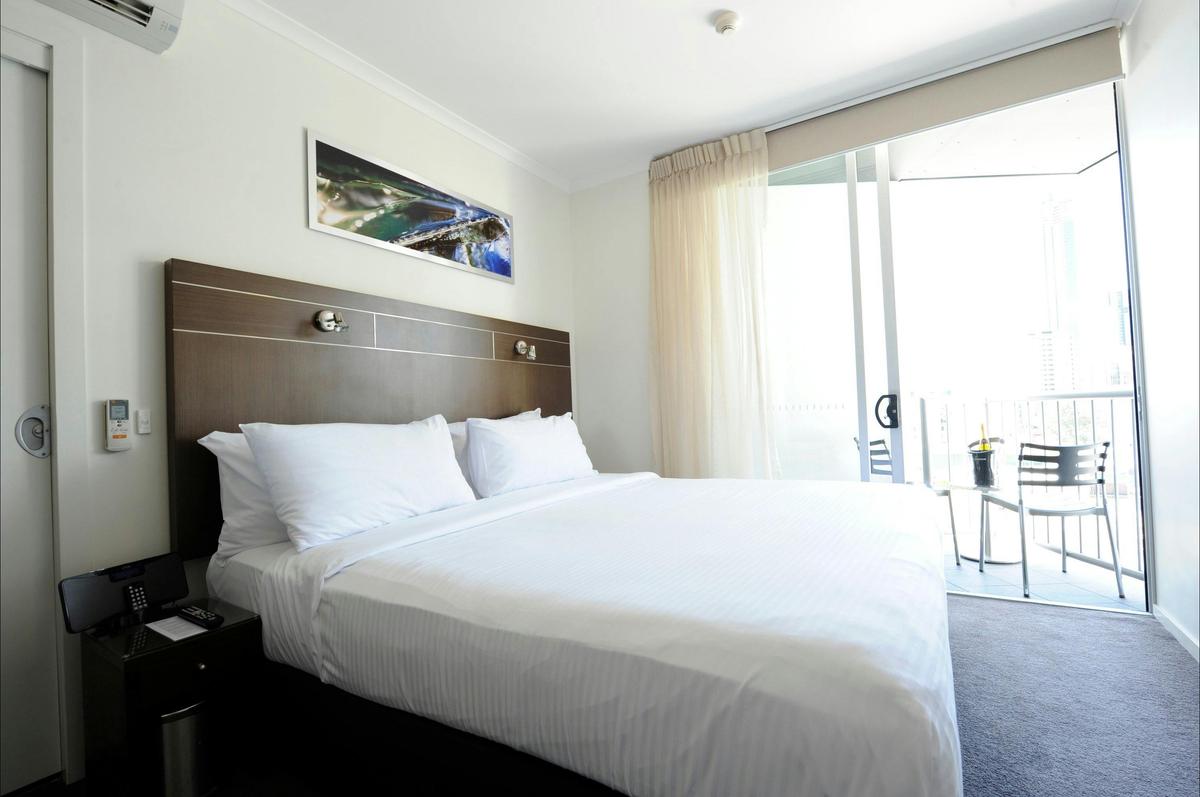 Hotel Deluxe