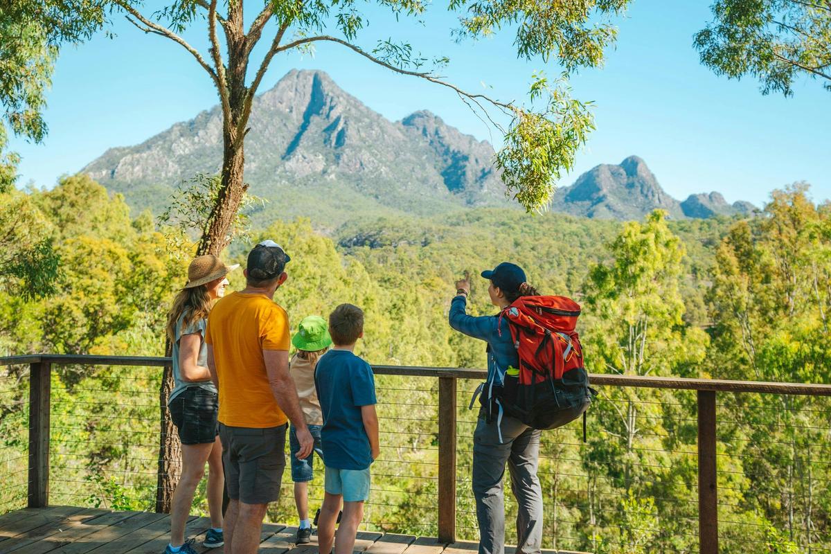Mt Barney Lodge guides