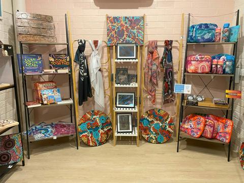 Nhuralama's Shop
