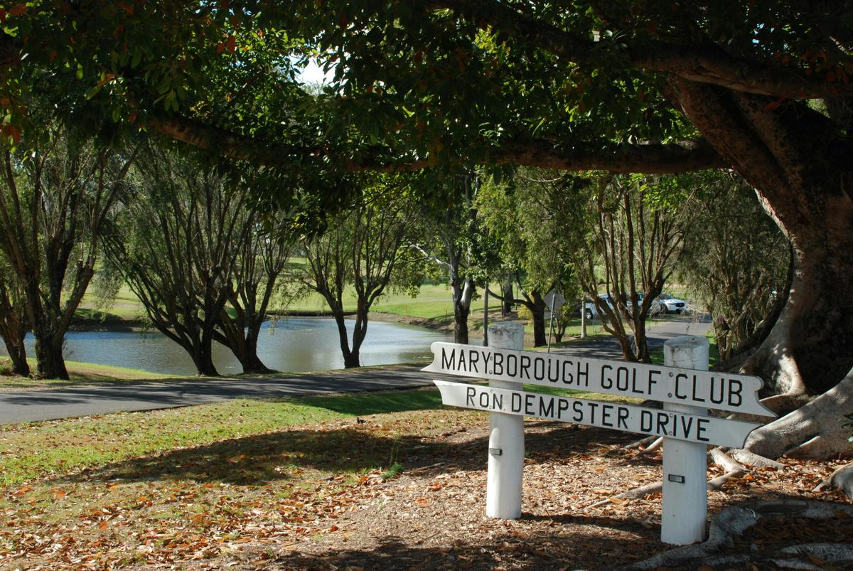 Maryborough Golf Club sign at streetfront