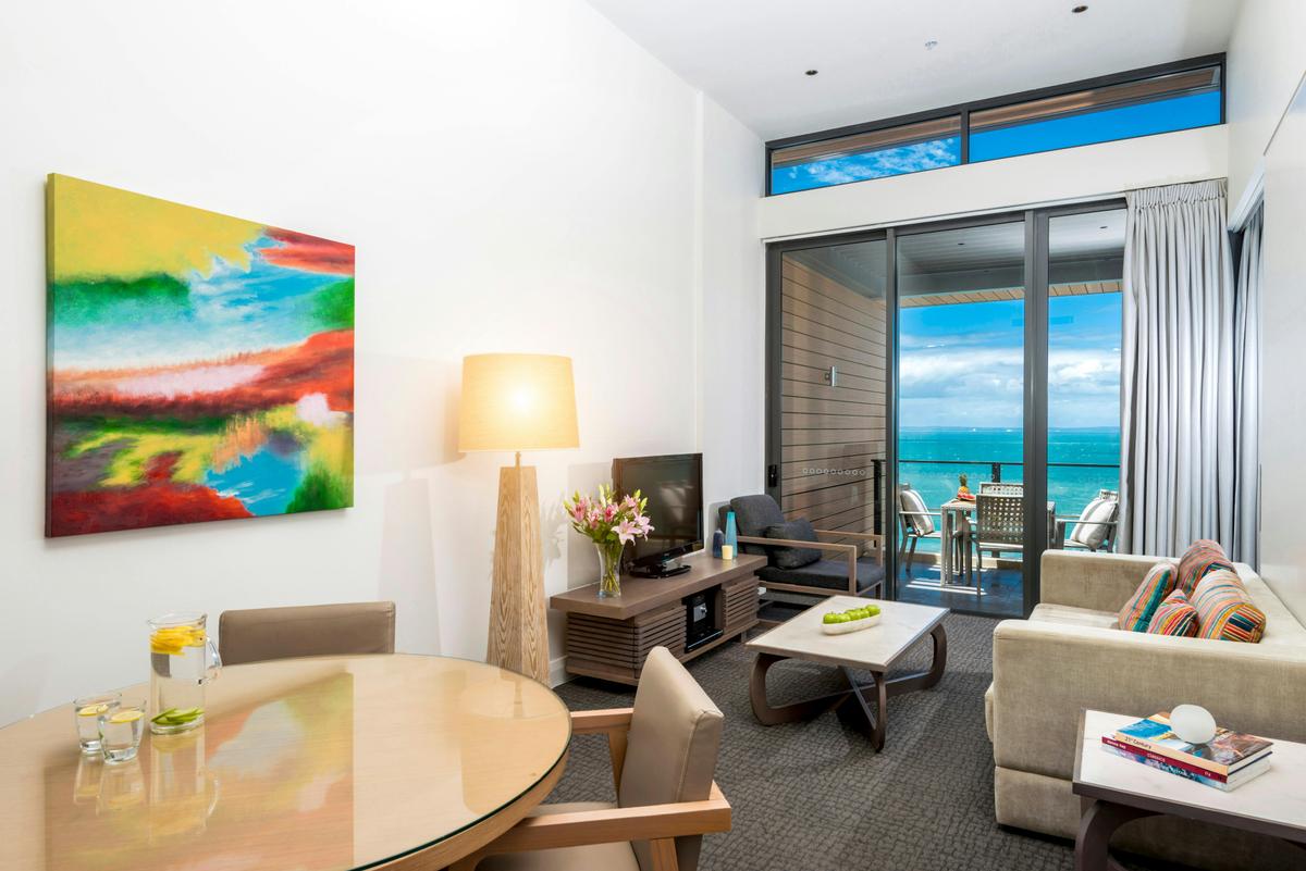 Oaks Redcliffe Mon Komo Suites