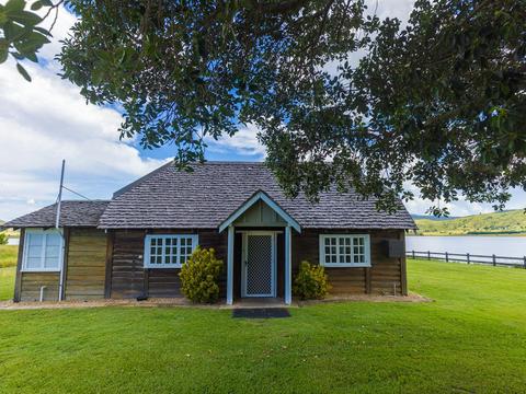 Log Cabin