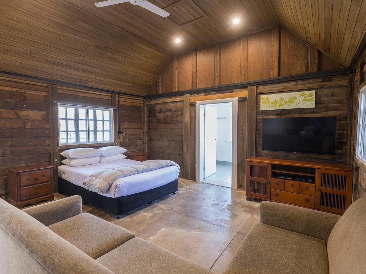 Log Cabin