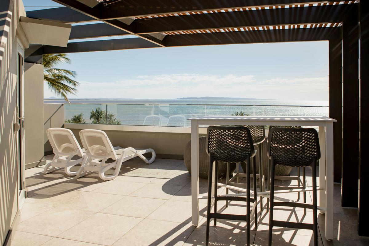 One Bedroom Beachfront Rooftop Terrace Apartment