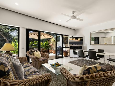 Deluxe Three Bedroom with Beach Access - Apartments 2 & 4