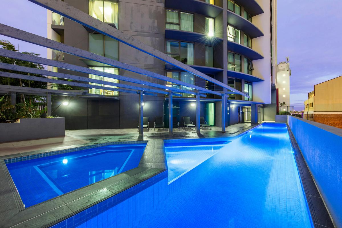 Oaks Brisbane on Felix Suites