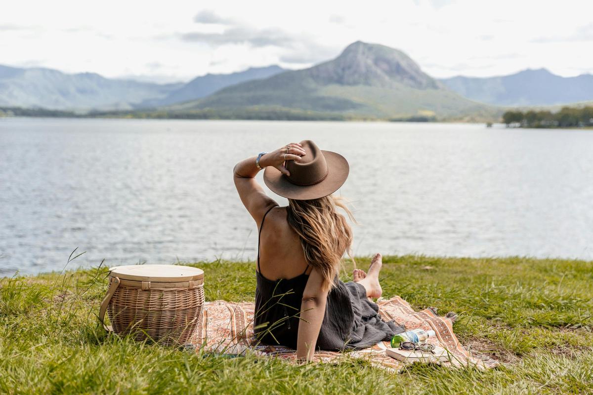 Relax and reconnect at stunning Lake Moogerah