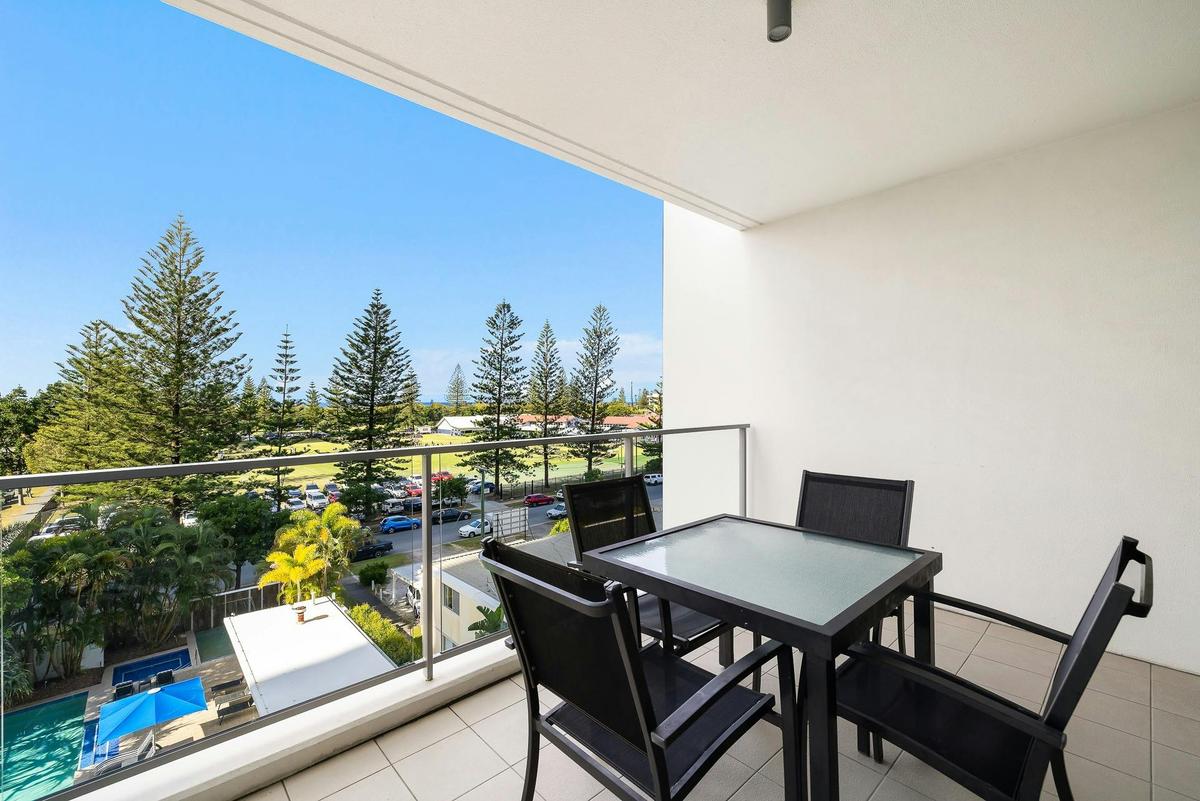 2 Bedroom 2 Bathroom Apartment