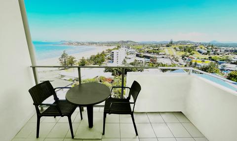 1 Bedroom Apartment (walk-in Shower) Ocean, town, hinterland view