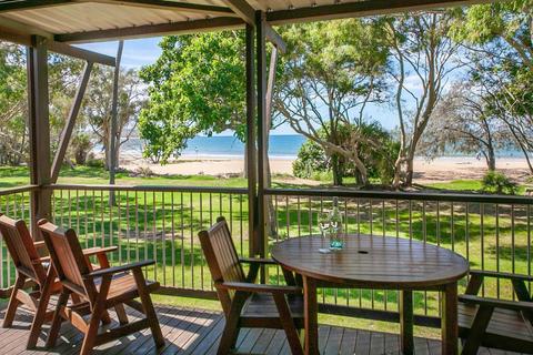 Beachfront Villa - 5pax
