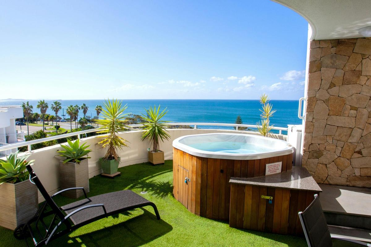 3 Bedroom Rooftop Spa