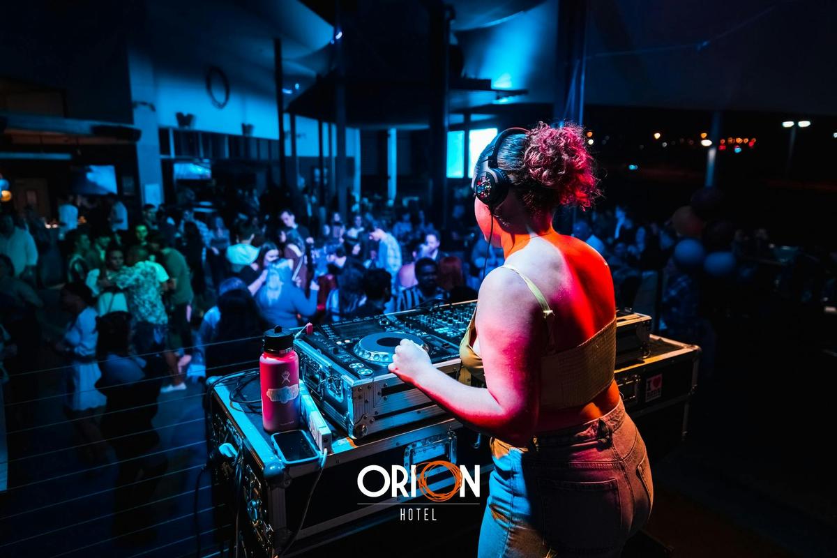 Live music and DJs at Orion Hotel Springfield ever week!