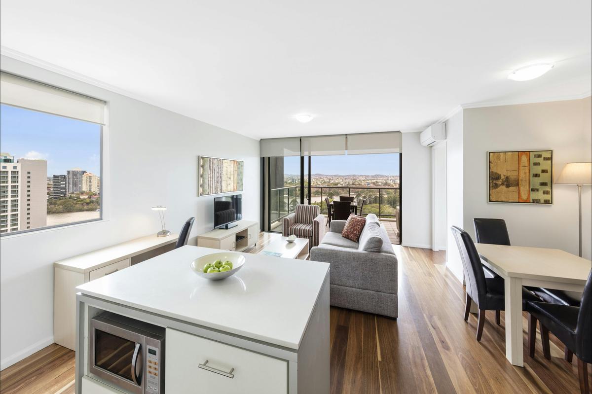 Oaks Brisbane on Margaret Suites