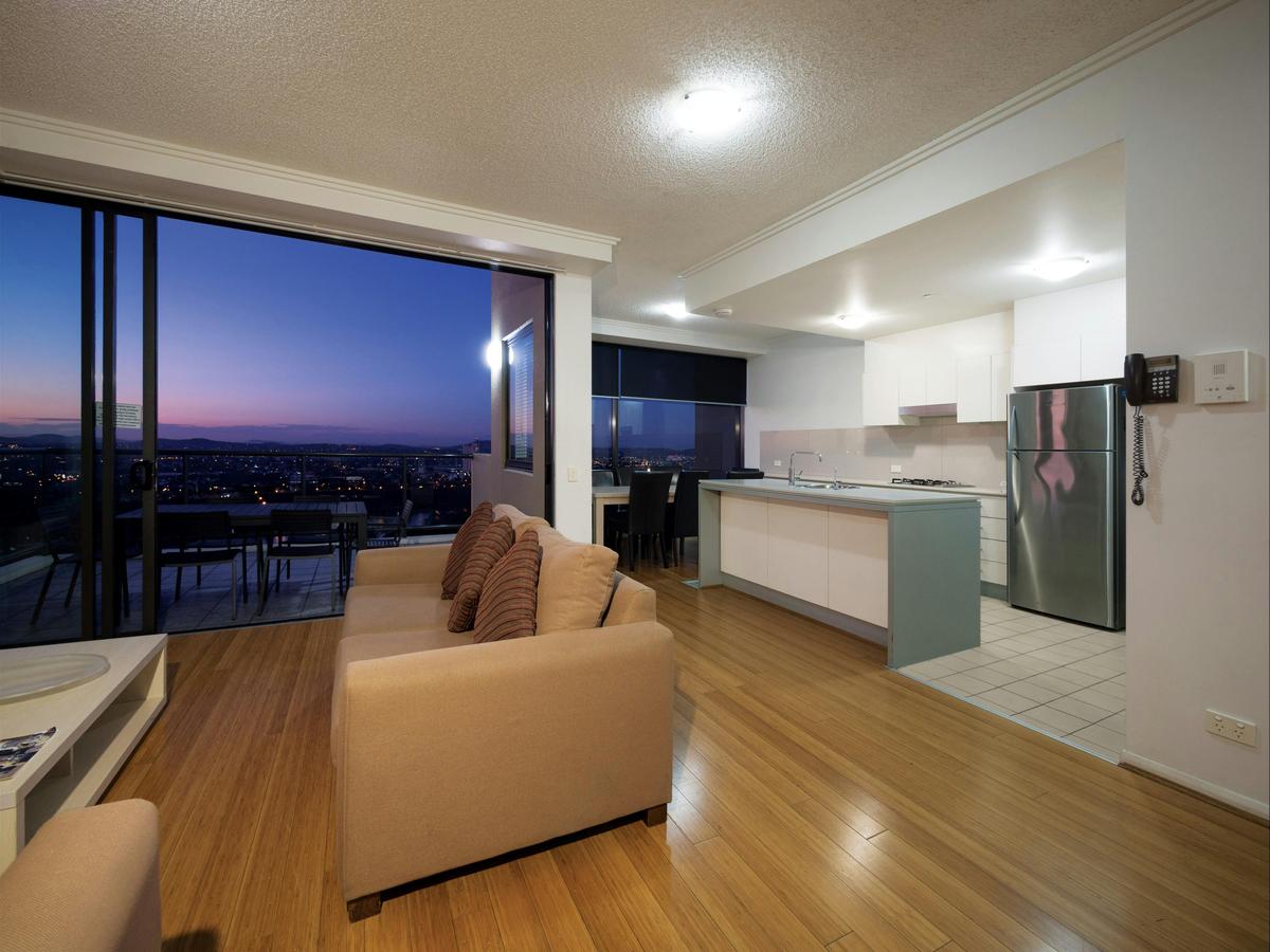 Oaks Brisbane on Margaret Suites