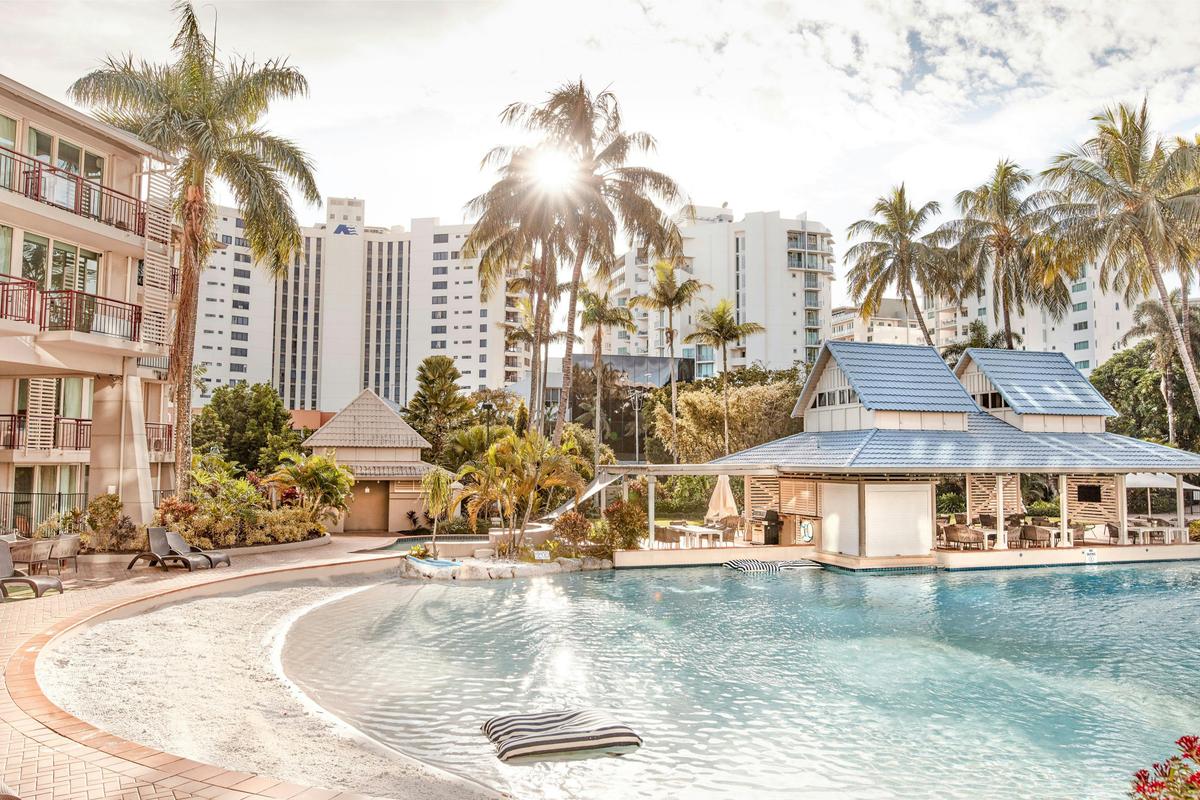 Pool & MOKU Beach Club
