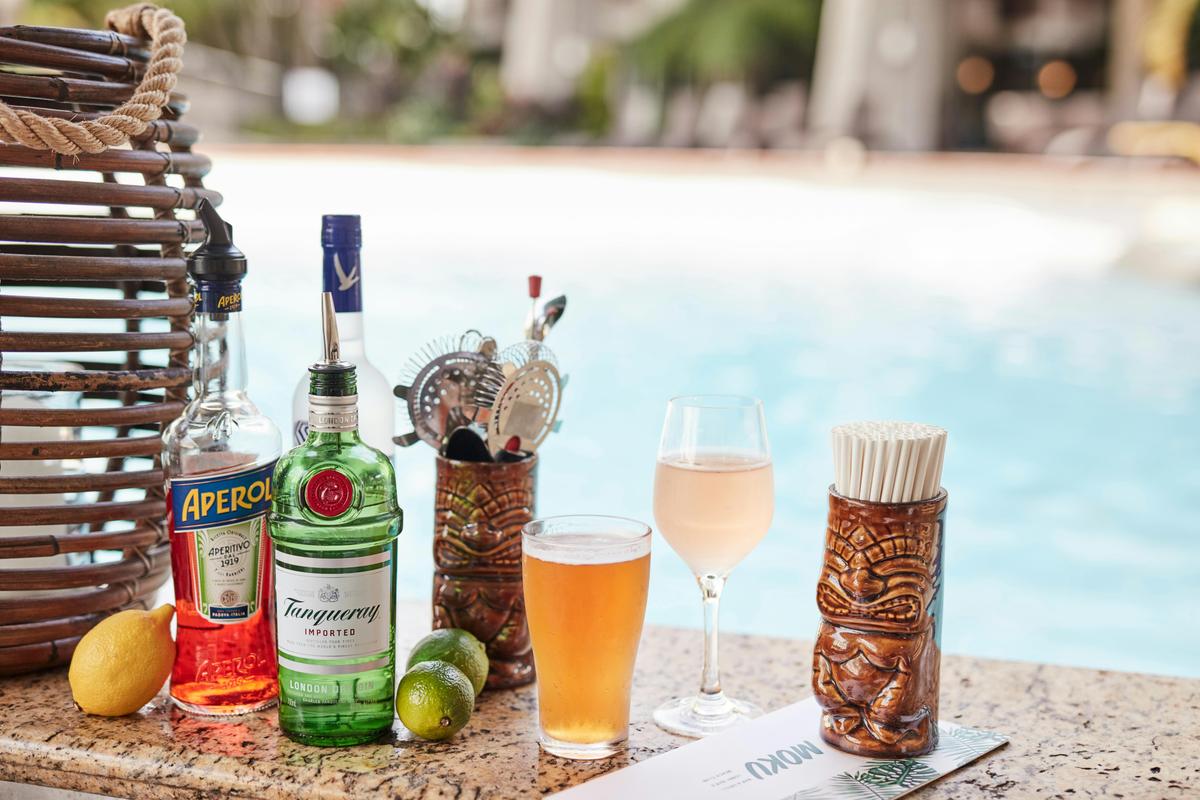 MOKU Pool Bar